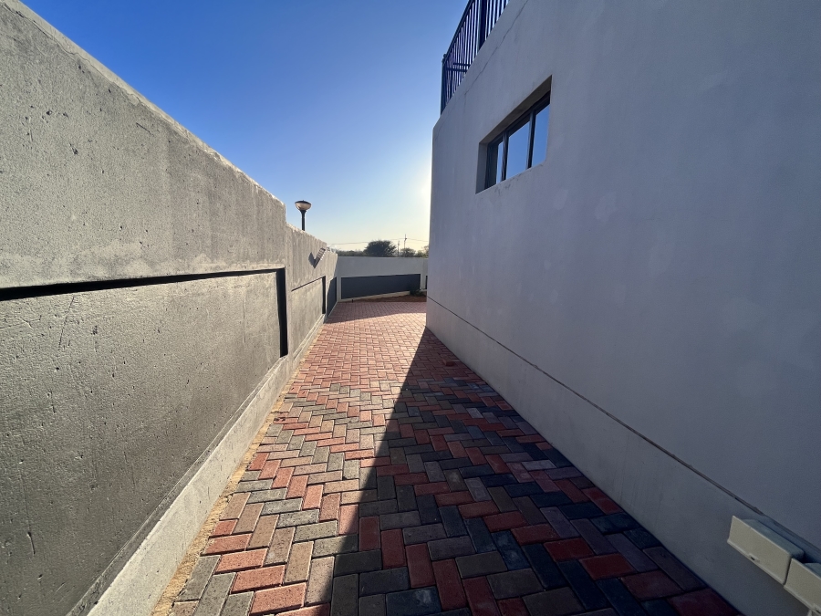 5 Bedroom Property for Sale in Wilkoppies North West